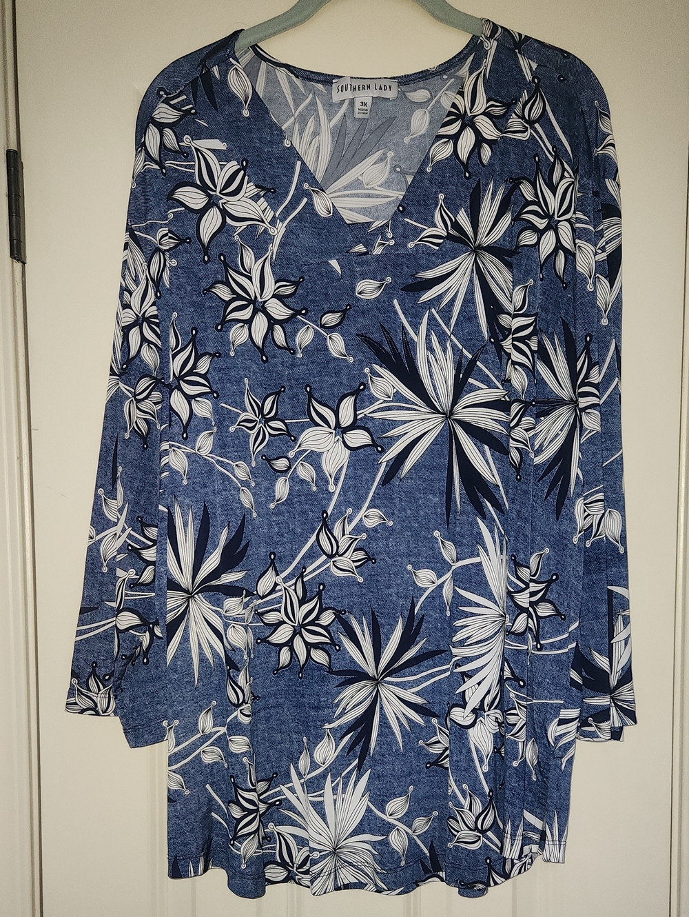 Southern Lady Blue & White Floral V-Neck Tunic